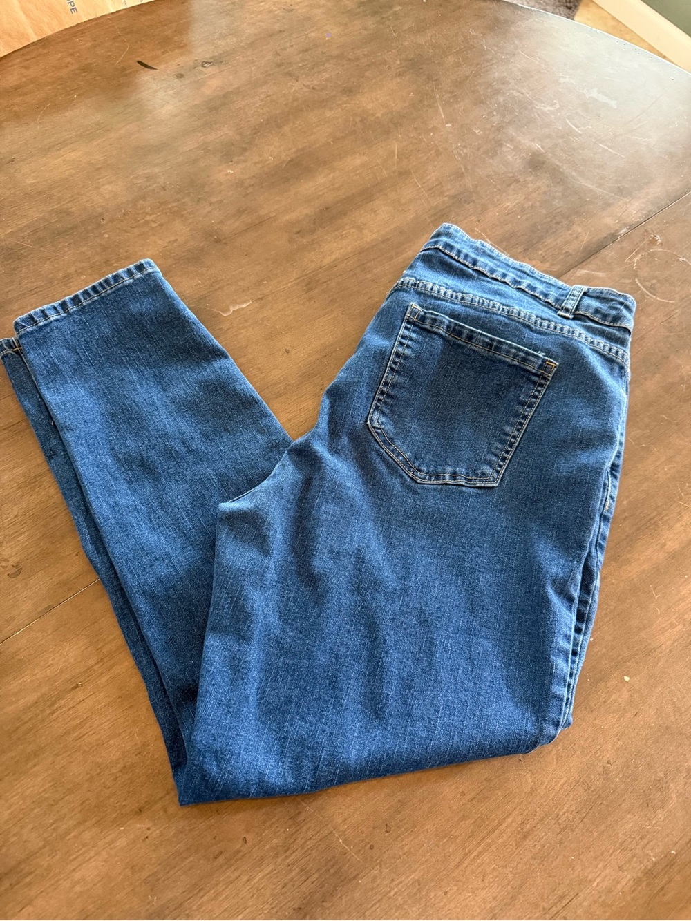 Mid-Rise Women's Skinny Jeans in Classic Blue Denim